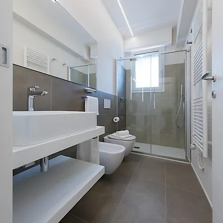 Appartamento Valeria By Wonderful Italy Sirmione Exterior photo