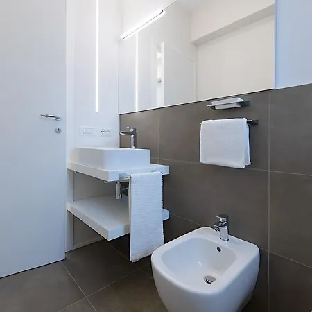 Appartamento Valeria By Wonderful Italy Sirmione Exterior photo
